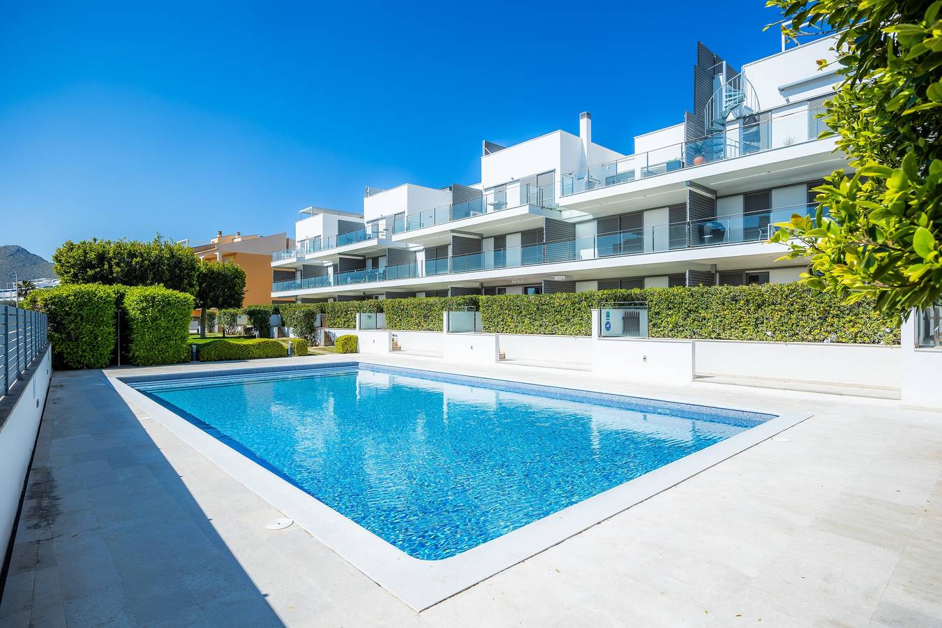Ganze Wohnung, Immacolato piano terra con giardino privato e piscina comunnal a pinaret in Port de Pollença, Pollença