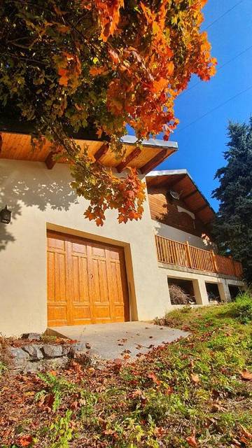 Maison de campagne pour 8 personnes, avec balcon ainsi que jardin et jacuzzi à Roubion