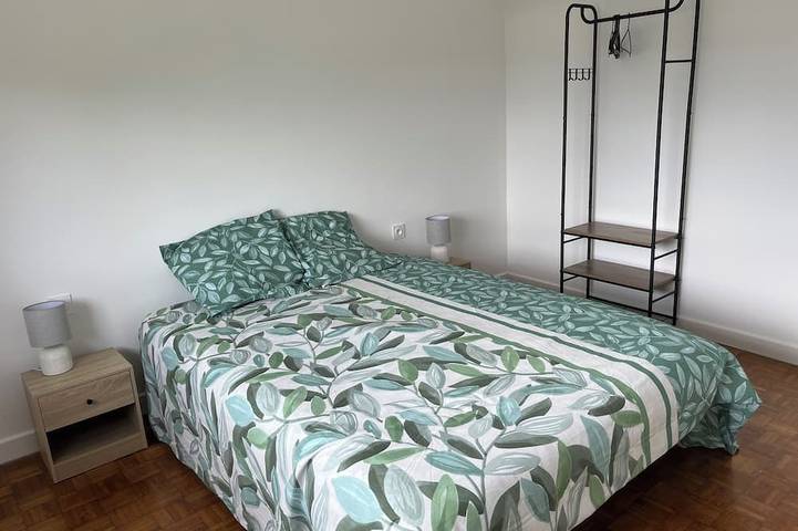 Location de vacances pour 8 personnes, avec terrasse et jardin à Kerien - 4