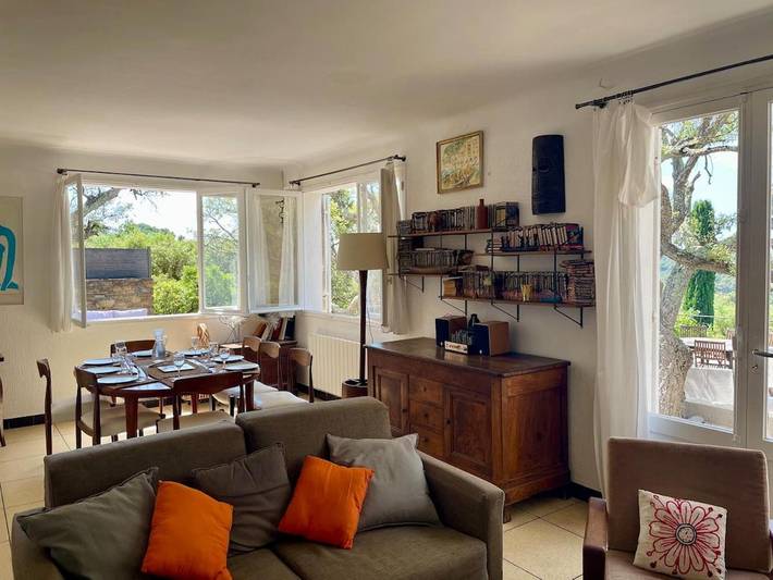 Location de vacances pour 12 personnes, avec terrasse ainsi que vue et jardin dans Cabasson - 4