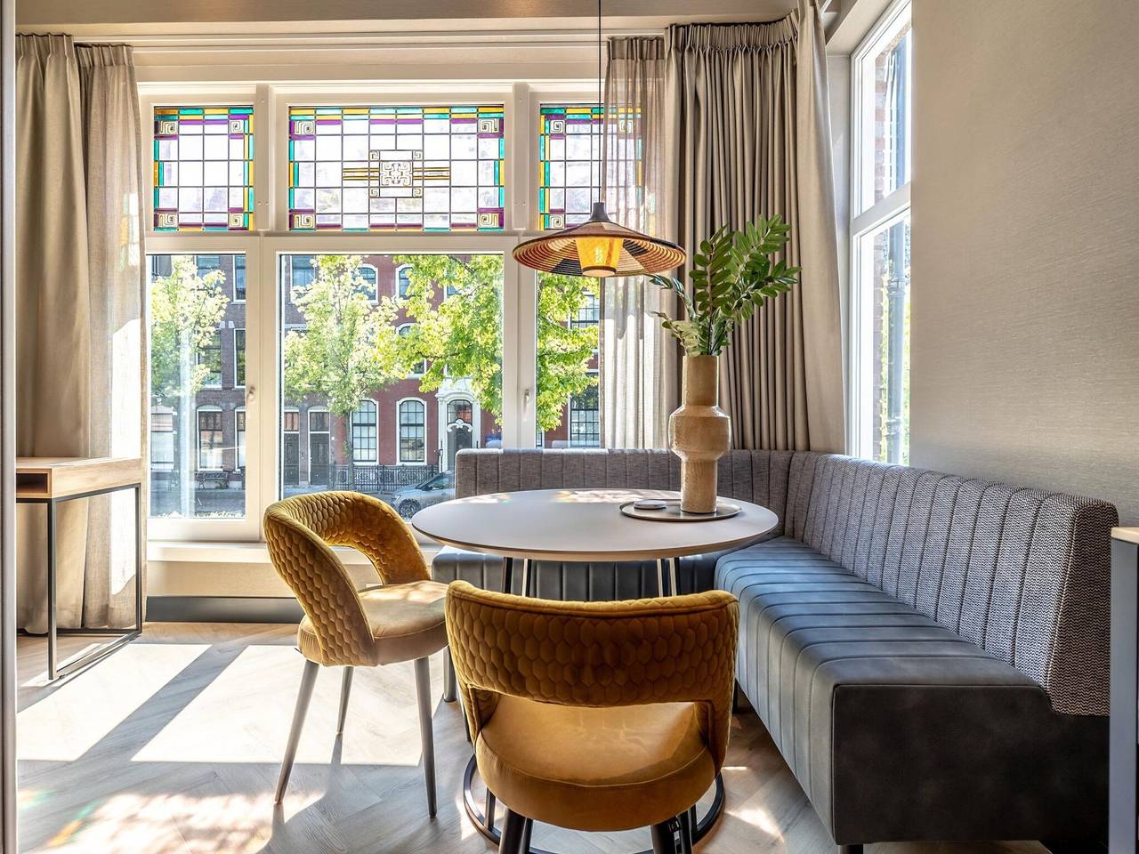 Entire apartment, Beautiful apartment, view of Delft canal. in Delft, Stadsgewest Haaglanden