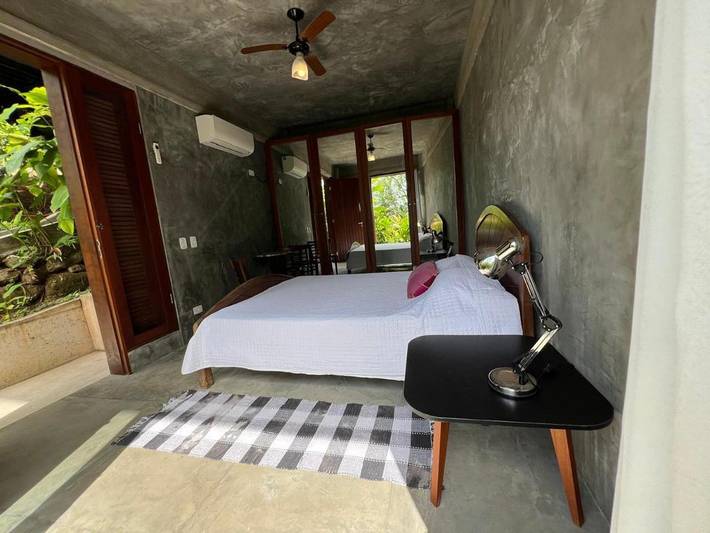 Casas e apartamentos de temporada para 3 pessoas, com vista em Praia da Baleia