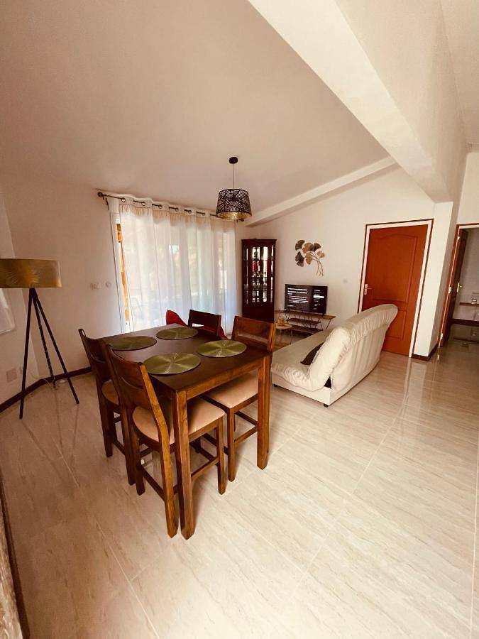 Location de vacances pour 5 personnes, avec terrasse ainsi que jacuzzi et jardin dans Sainte-Anne (Reunion) - 3