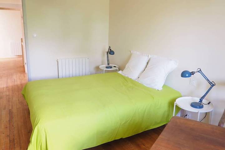 Location de vacances pour 8 personnes, avec jardin et piscine à Azay-le-Brûlé - 3