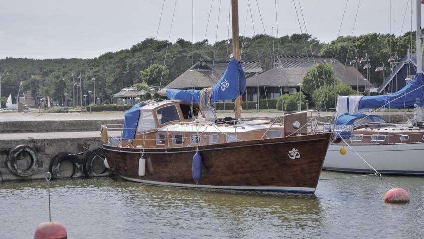 Barco para 5 personas, con terraza además de vistas y vistas al lago - 1