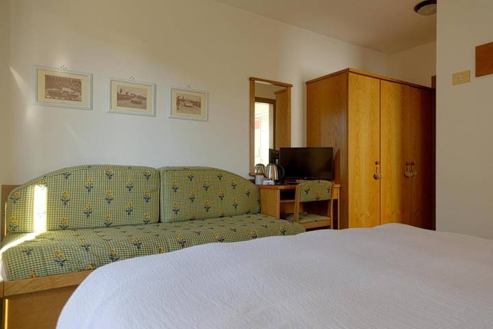 Location de vacances pour 2 personnes, avec vue ainsi que jardin et sauna, animaux acceptés à Carisolo - 4