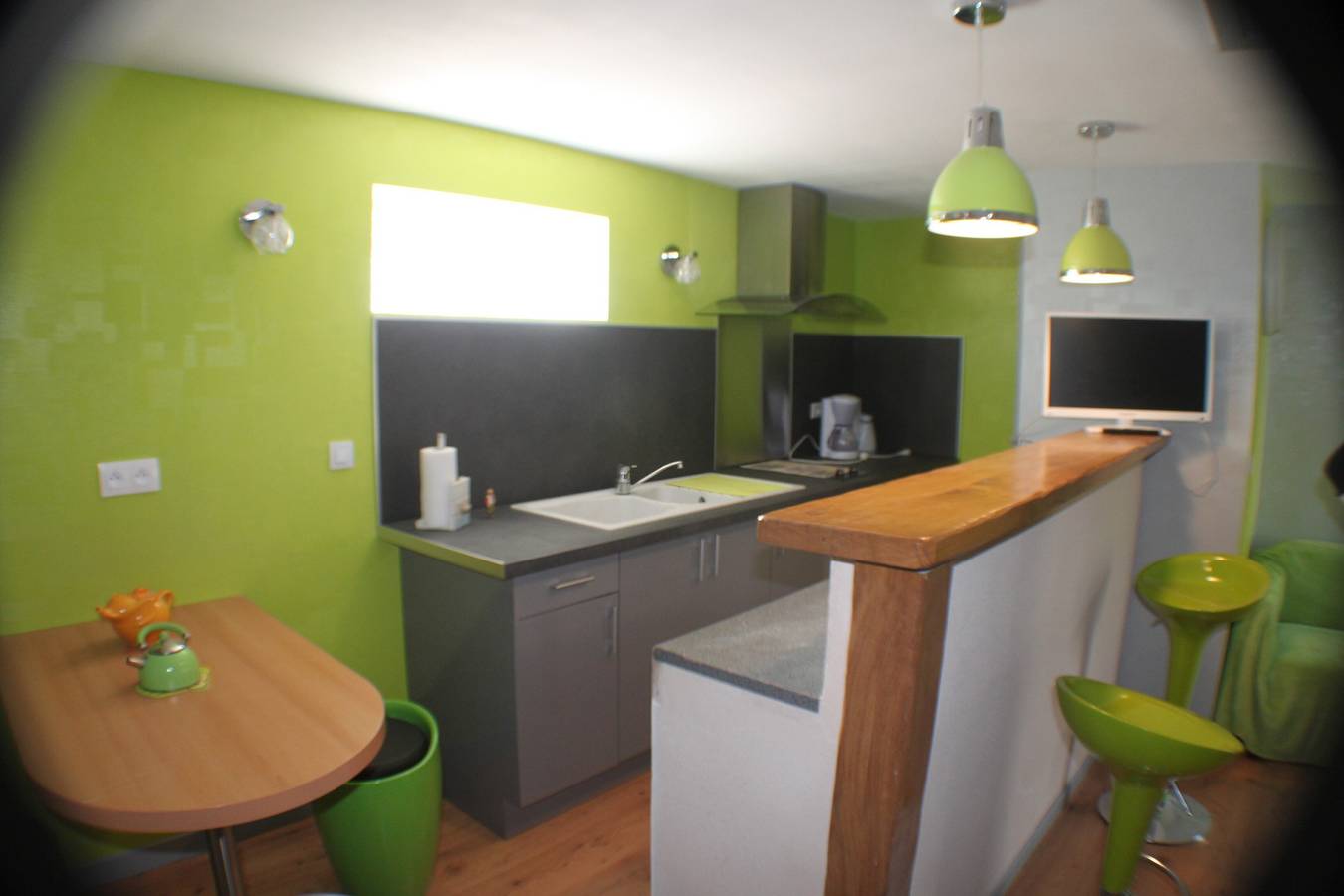 Gran Gîte diáfano con acceso directo a terraza florida – Frescura y autenticidad in Bû, Región de Dreux