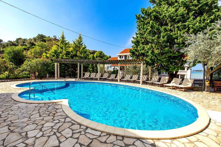 Ferienwohnung für 4 Personen, mit Garten auf Rab - 2