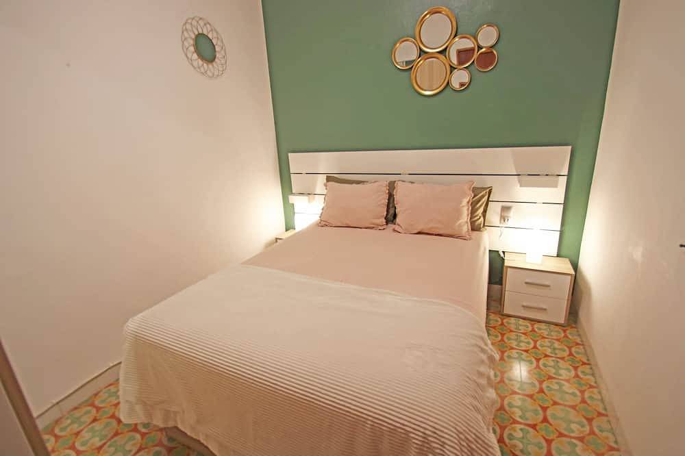 Apartamento entero, Apartamento frente al mar en Port de Soller. 10 metros de la playa. Wi-Fi gratis. in Puerto de Sóller, Sóller