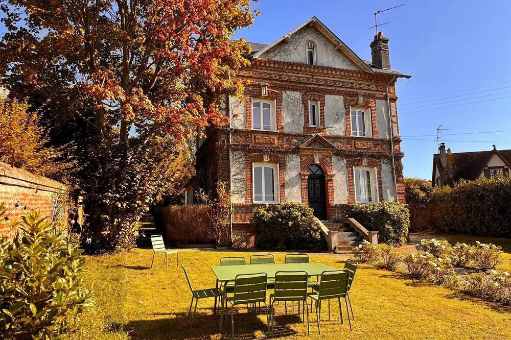 Cosy villa close to town and sea  in Touques, Region de Lisieux