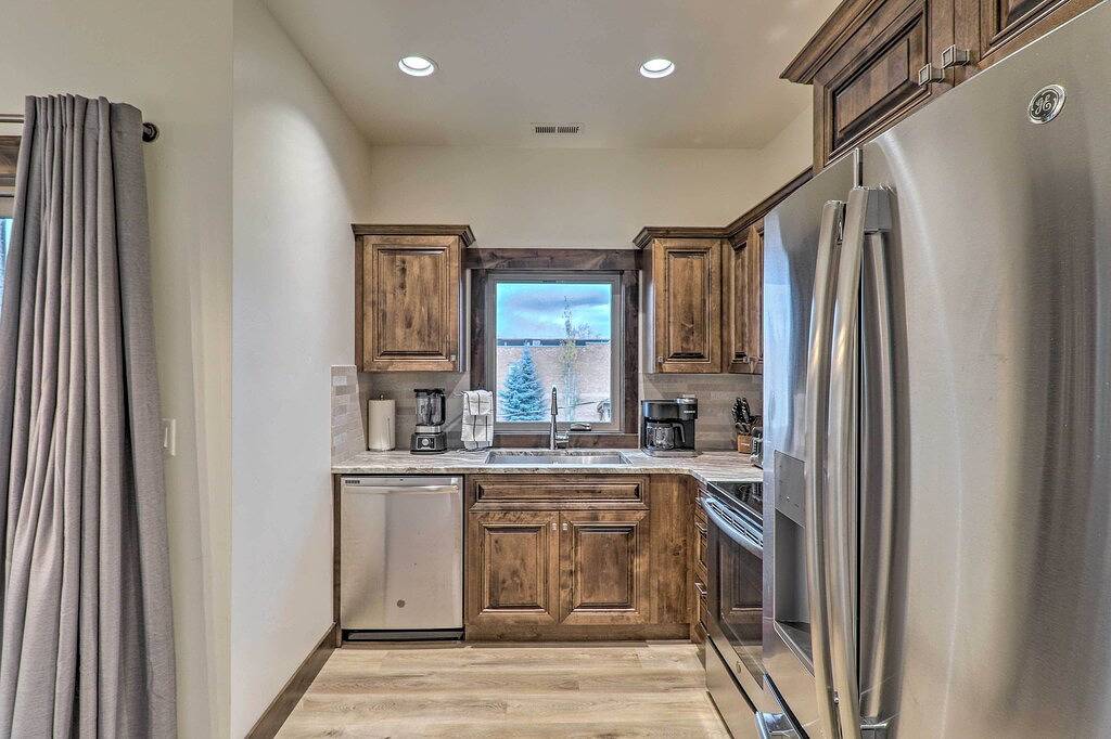 Ganze Wohnung, Sleek Columbia Falls Condo: Centrally Located! in Columbia Falls, Flathead Nationalwald