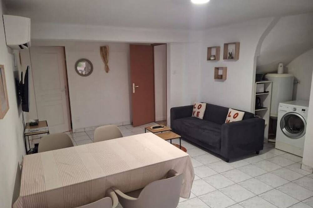 Entire apartment, T3 Villa Roman-Clim- wifi-Tram-Parking-Terrace in Toulouse, Toulouse region