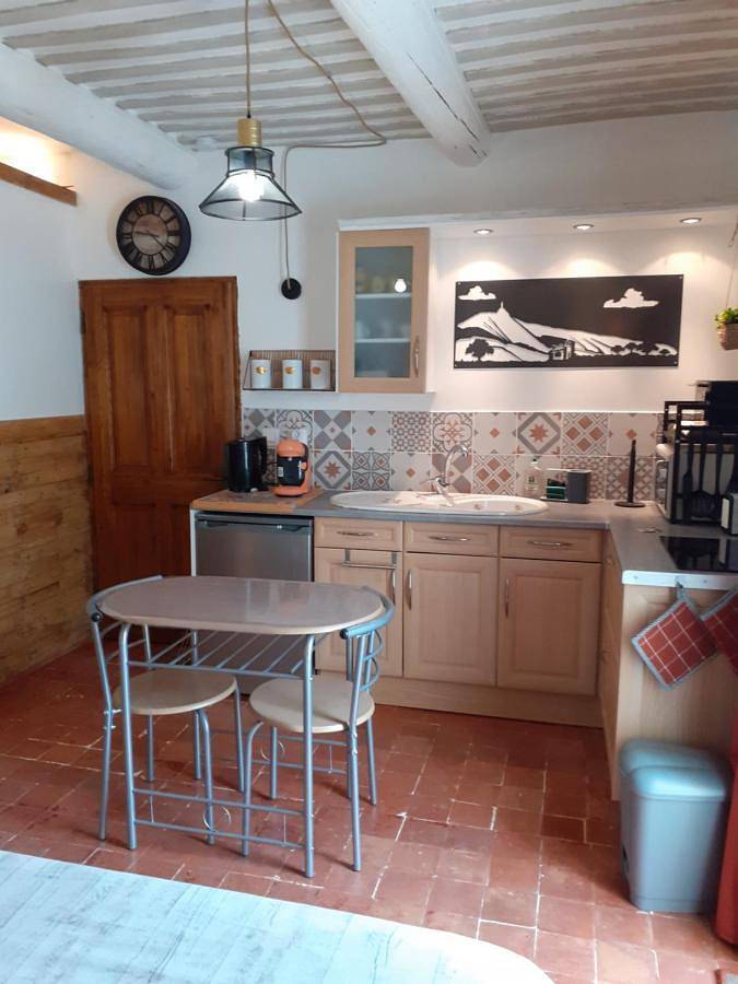 Gîte pour 2 personnes, avec vue et terrasse à Aubignan - 2