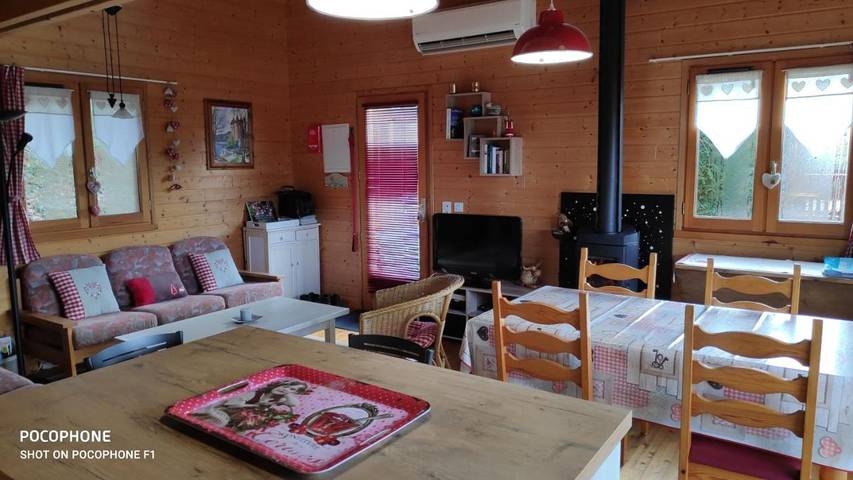 Gîte pour 6 personnes, avec vue sur le lac ainsi que jardin et vue à Beaulieu - 4