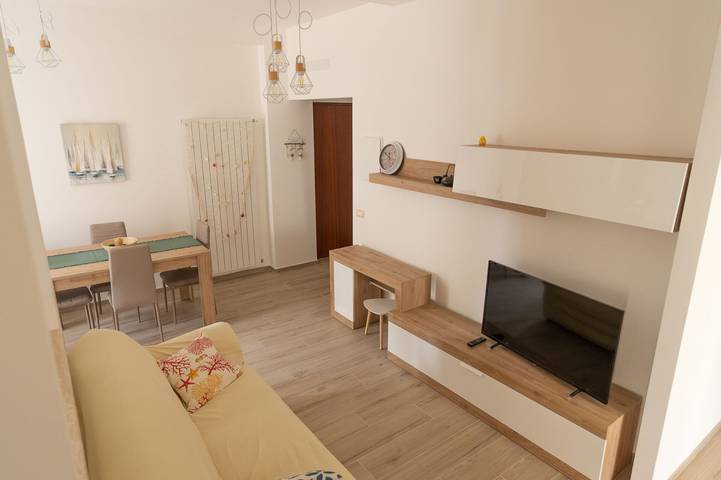 Gîte pour 6 personnes, avec terrasse à Diano Marina - 4