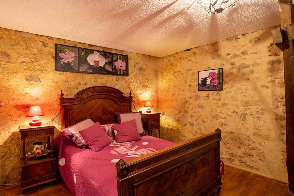 Entire apartment, House with garden, Wifi, pets accepted, parking in Beynac in Beynac-et-Cazenac, Périgord Noir