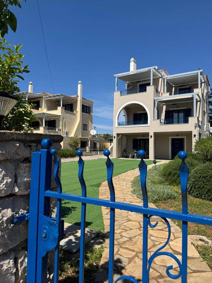 Appartement entier, Two-Bedroom Apartment with Balcony and Sea View in Ververouda, Porto Heli