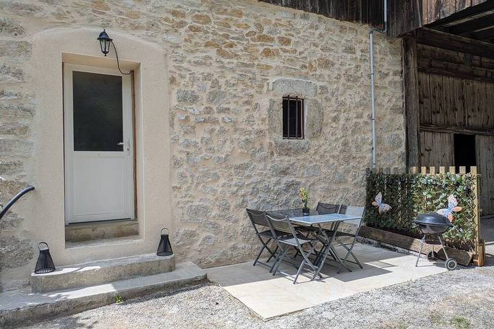 Gîte pour 4 personnes, avec Terrasse à Oye-et-Pallet