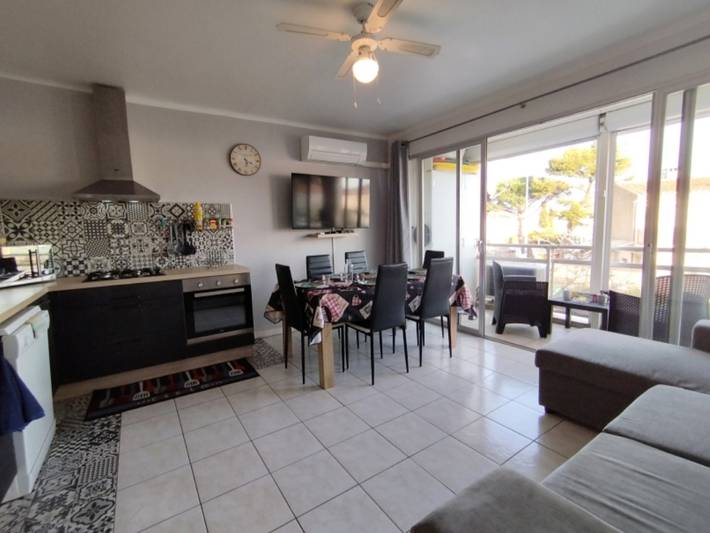 Gîte pour 8 personnes, avec terrasse dans Saint Pierre la Mer - 2