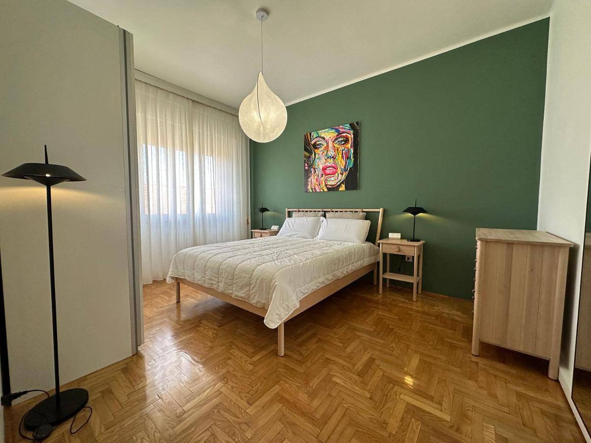 Apartamento inteiro, New modern Flat in the Heart of Treviso in Treviso, Treviso (província)