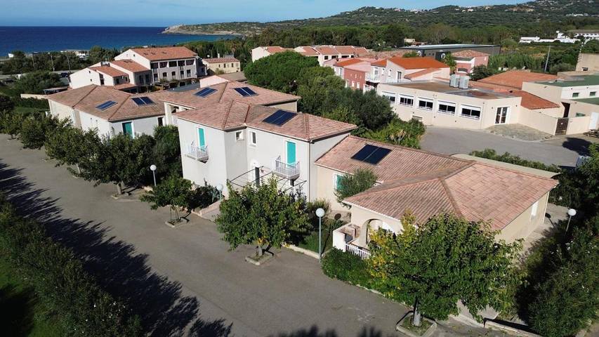 Location de vacances pour 11 personnes, avec piscine et bassin pour enfant ainsi que vue et jardin, animaux acceptés à Aregno - 3