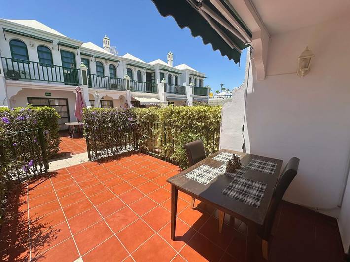 Ganze Wohnung, Ferienhaus Dunaflor Gemelo 2 mit Gemeinschaftspool, Terrasse und WLAN in Campo Internacional, San Bartolomé de Tirajana