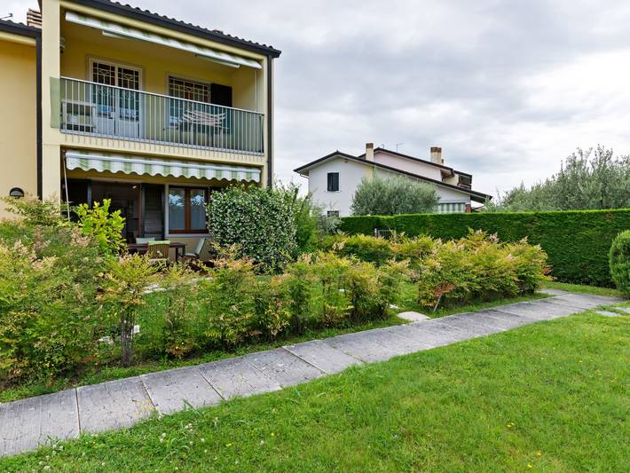 Chalet für 4 Personen, mit Terrasse und Garten sowie Kinderpool und Pool am Gardasee
