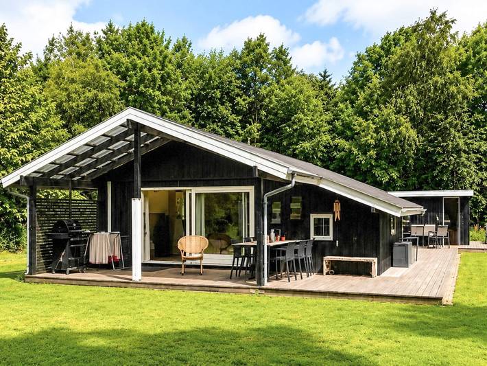 Ferienhaus für 6 Personen, mit Terrasse und Garten sowie Sauna in Astrup Vig