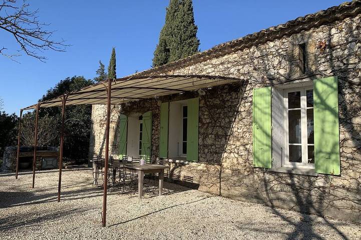 Gîte pour 8 personnes, avec jardin à Saint-Chaptes