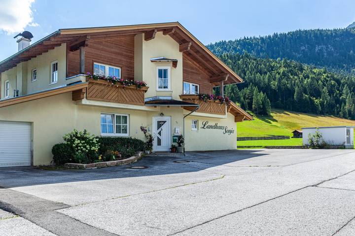 Ferienwohnung für 3 Personen, mit Balkon in Leutasch