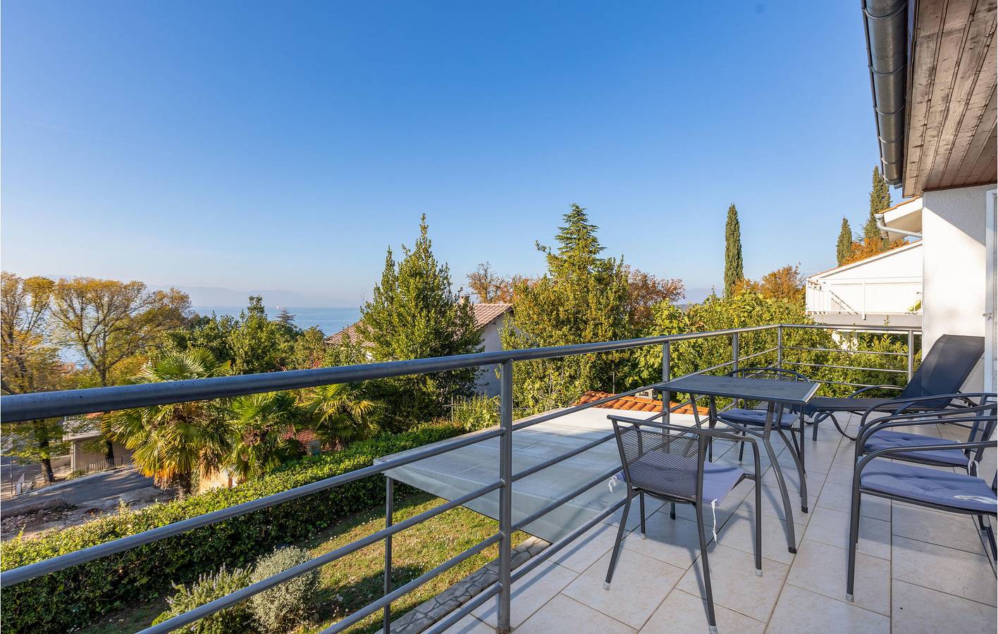 Cały apartament wypoczynkowy, Apartament wakacyjny dla 5 osób z taras in Njivice, Krk