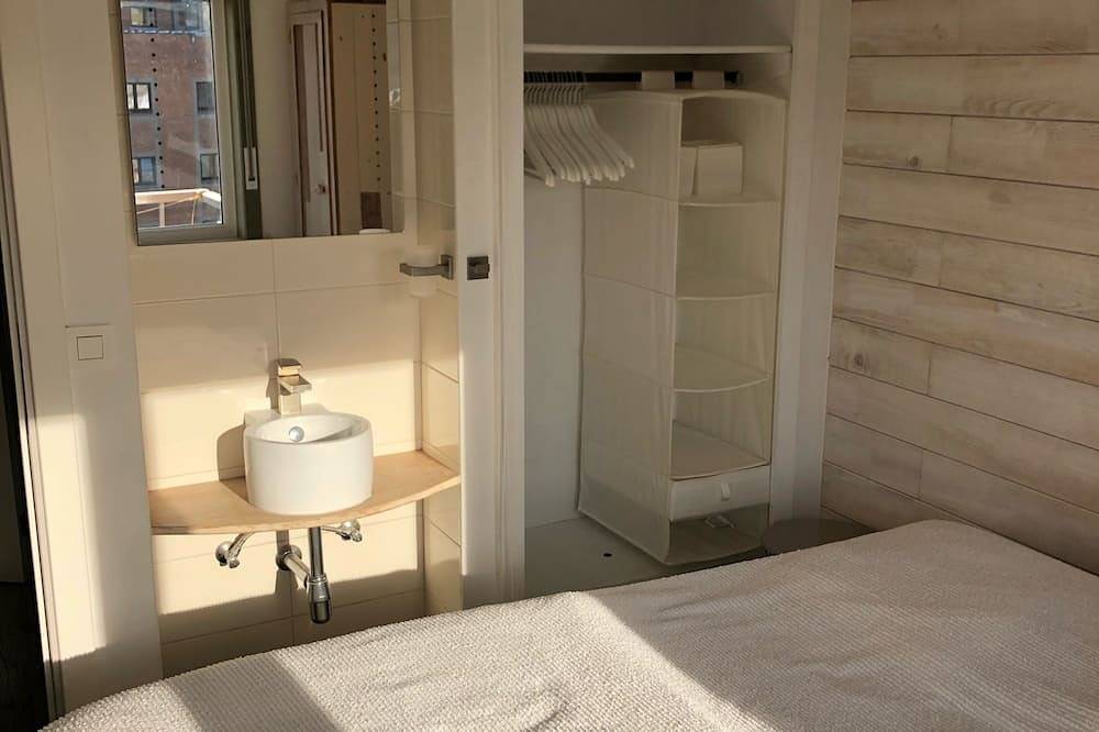 Ganze Wohnung, Seafront, 95 m2 5th floor apartment, 3 bedrooms, Wi-fi, Garage, Terrace in Koksijde-Bad, Koksijde