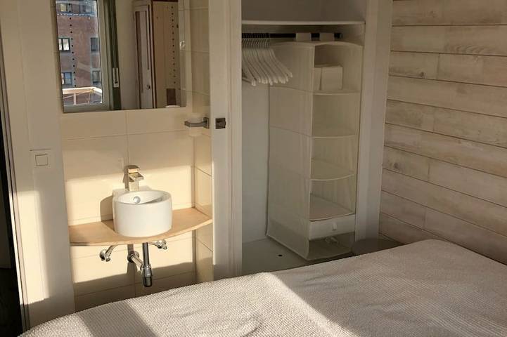 Entire apartment, Seafront, 95 m2 5th floor apartment, 3 bedrooms, Wi-fi, Garage, Terrace in Koksijde-Bad, Koksijde