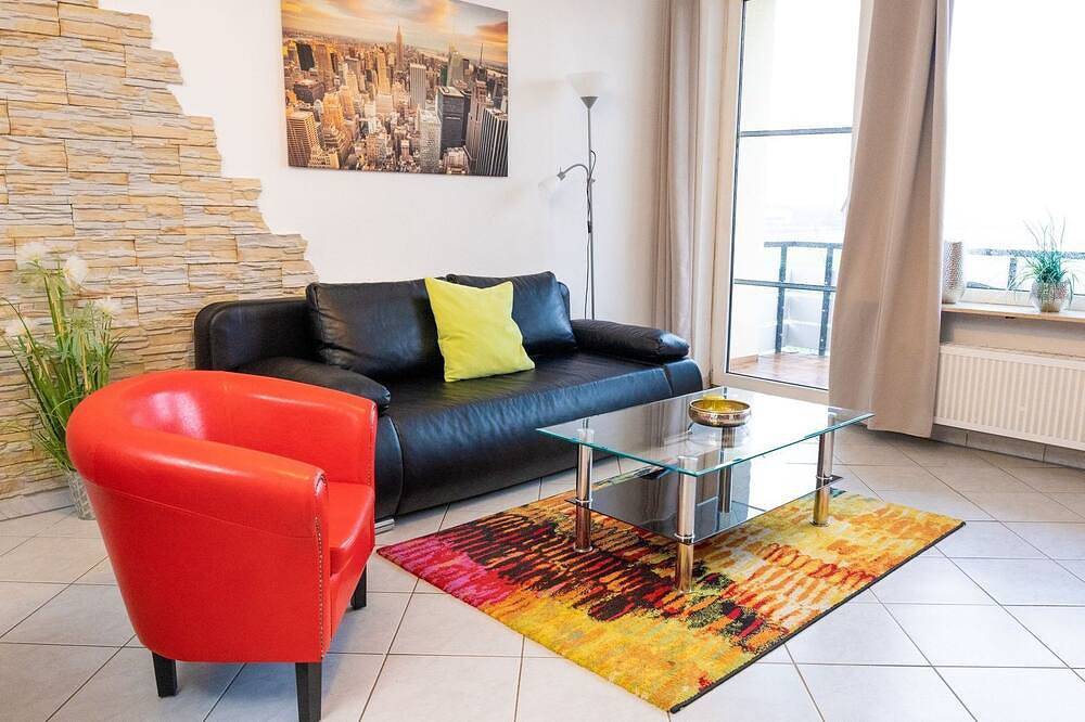 Ganze Wohnung, Großes Apartment (75m²), bis 6 Personen, ruhig, citynah, Süd-Balkon, Parkplätze in Niestetal, Hessisches Bergland