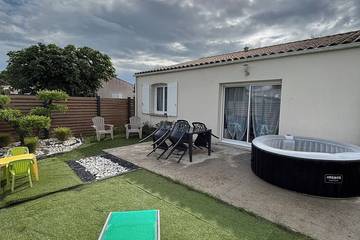 Gîte pour 4 personnes, avec jacuzzi et jardin à Étaules