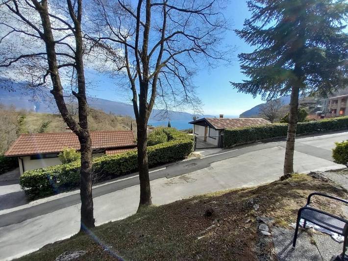 Ferienhaus für 6 Personen, mit Garten und Ausblick sowie Pool und Seeblick in Tignale
