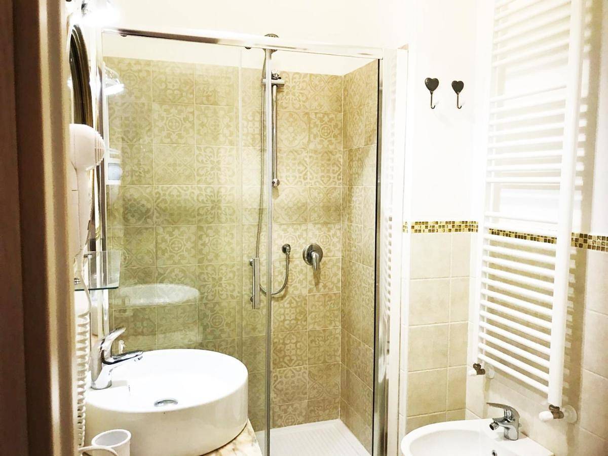 Twin Room with Private Bathroom in Rosignano Solvay, Rosignano Marittimo