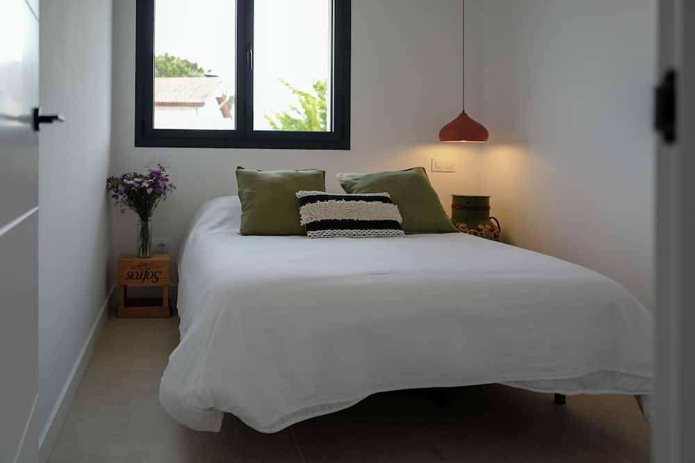 Marvelous 4-bedroom luxury Mountain Villa with private pool and garden in Sotillo de la Adrada, Ávila Region
