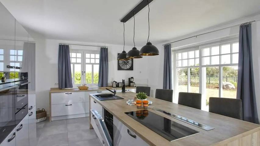 Strandhaus für 6 Personen, mit Garten und Sauna sowie Terrasse in Lobbe - 4
