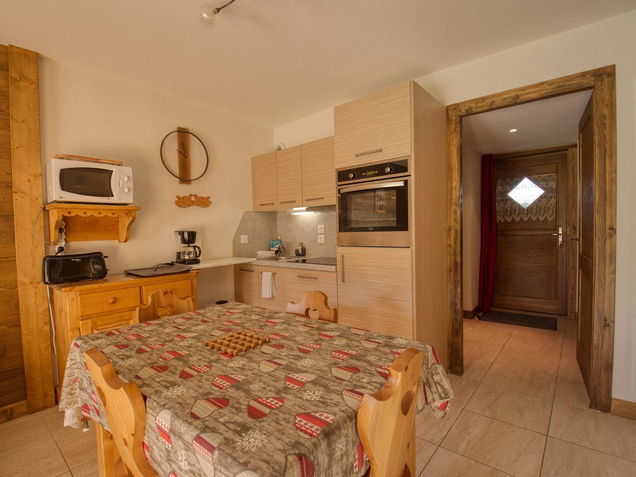 Ganze Wohnung, Schöne T3-Wohnung mit Terrasse, 2 Schlafzimmer in Morillon in Station de Morillon, Grand Massif