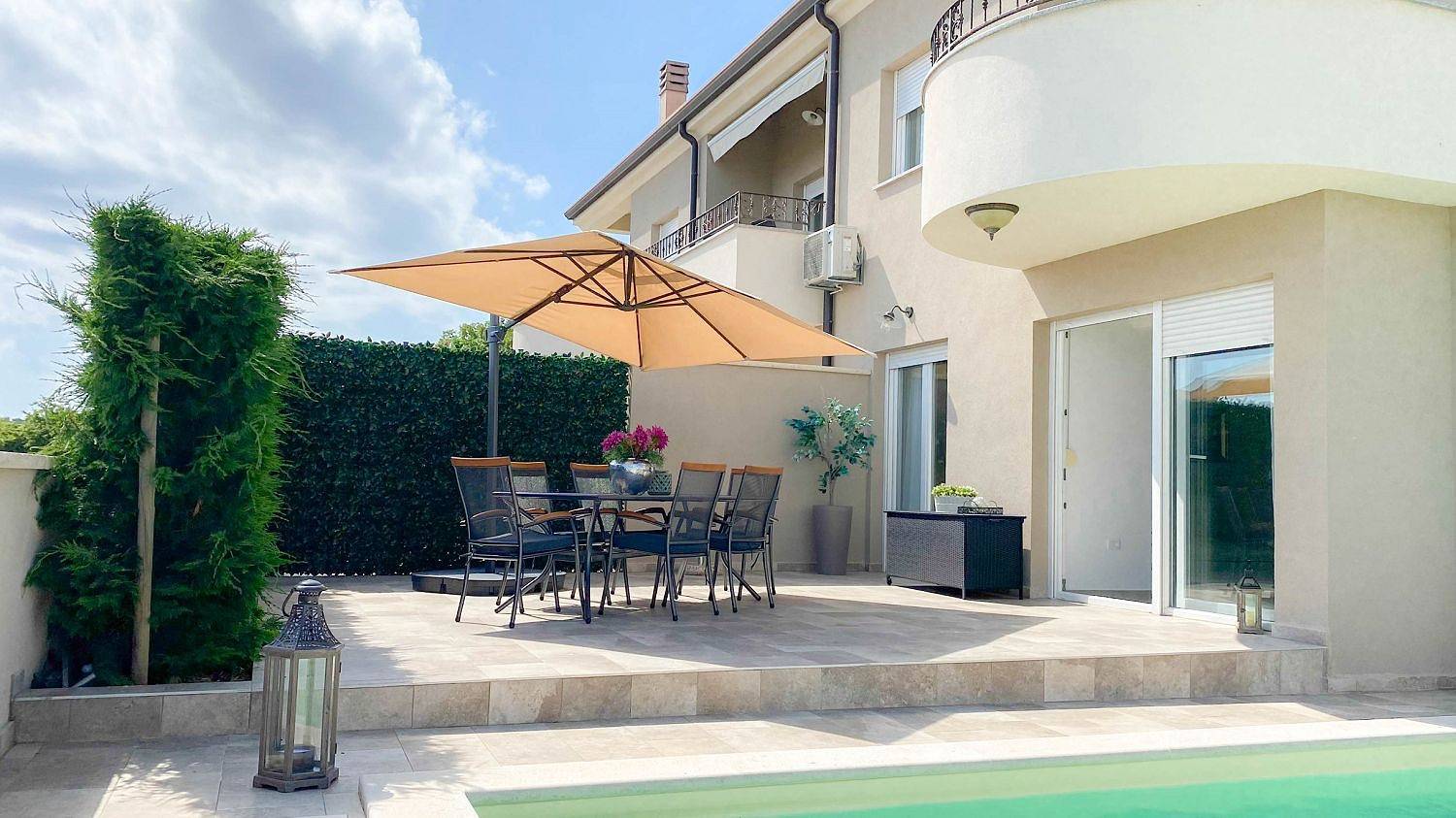 Hundefreundliches Ferienhaus mit Grillbereich, Privatpool, Waschmaschine, Wifi in Mareda, Regio Umag