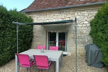 Gîte pour 4 personnes, avec jardin et terrasse ainsi que jacuzzi et piscine à Salviac