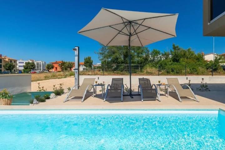 Ferienhaus für 6 Personen, mit Pool und Terrasse in Novigrad - 4
