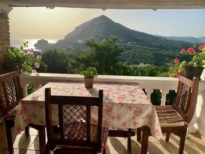 Bungalow für 4 Personen, mit Garten und Pool sowie Ausblick auf Korfu