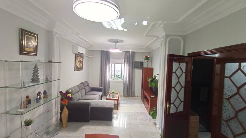 Appartamento intero, Casa Alicia — Ampio appartamento con parcheggio gratuito a Siviglia in Este-Alcosa-Torreblanca, Siviglia
