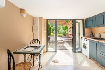 Location De Vacances pour 2 Personnes dans Apt, Parc naturel régional du Luberon, Photo 4