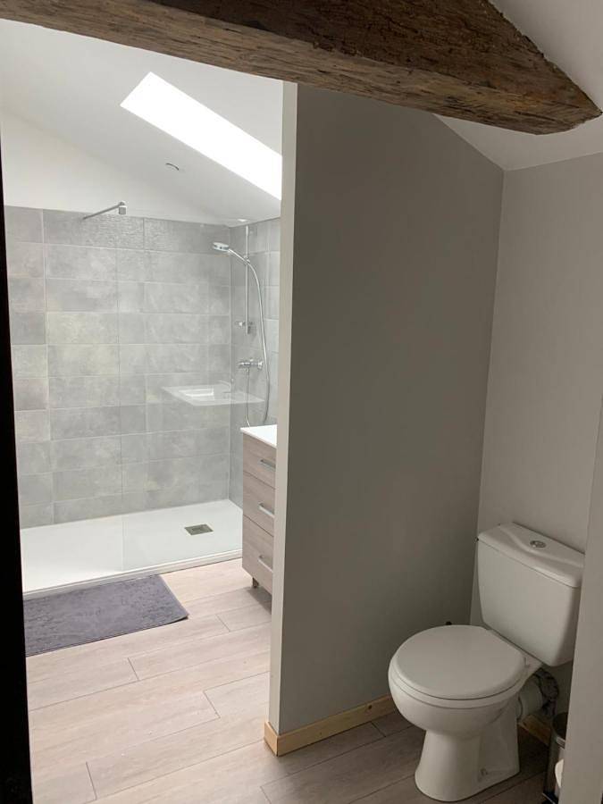 Appartement entier, Two-Bedroom Apartment in Oiron, Deux-Sèvres