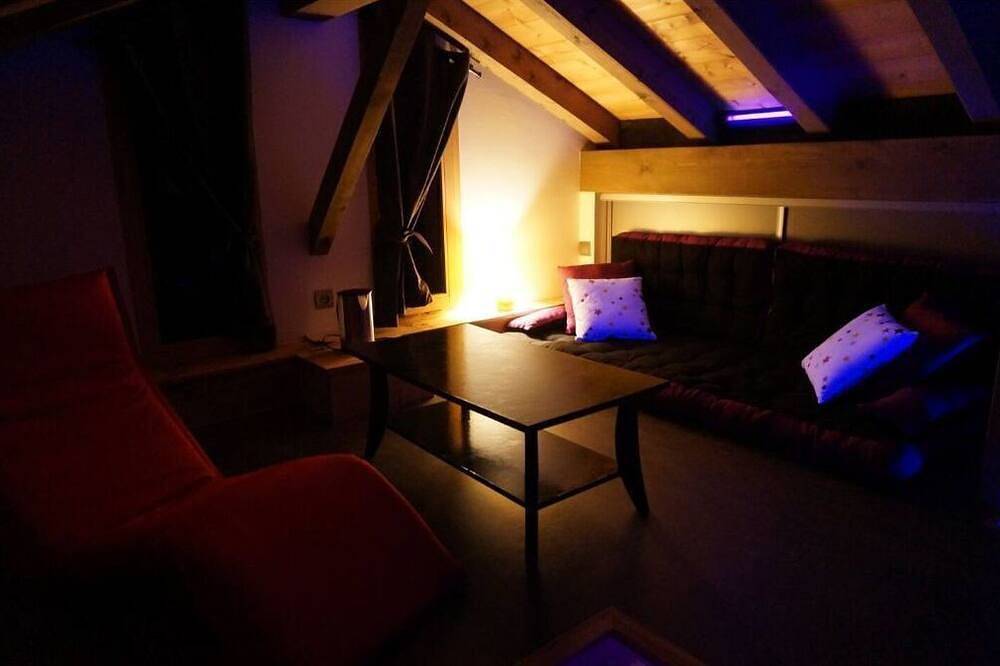 Chalet à la montagne, sauna, plafond étoilé aux pied des 3 vallées et Paradiski. in Bozel, Massif de la Vanoise