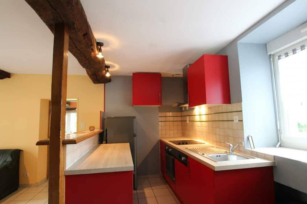 Casa de Piedra Renovada con Jardín Común y Chimenea en Baudre in Baudre, Región de Saint-Lô