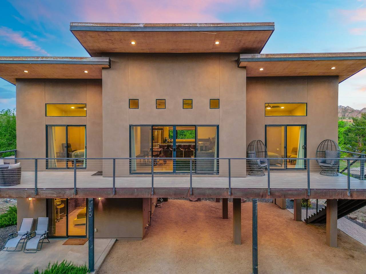 Ganze Wohnung, New Cimaron Butte View Terrace 2 Kings Firepit in Oak Creek Canyon